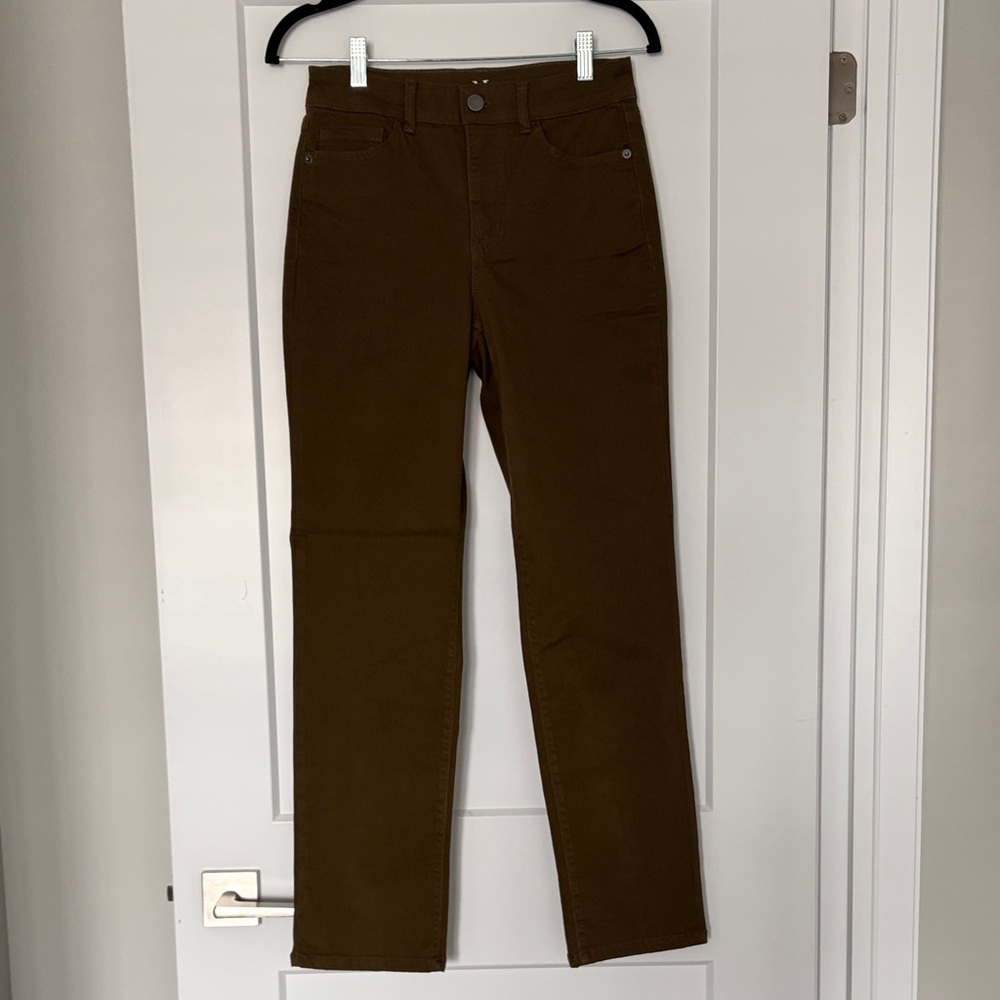 NWT Melanie Lyne Straight Leg Pant
